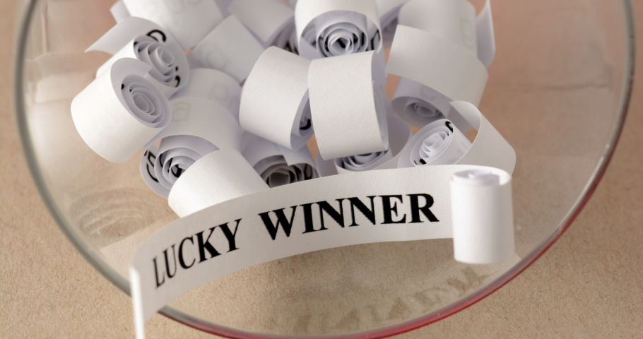 Premium bonds for UK expats