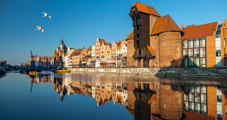 What happens to your UK pension if you move abroad